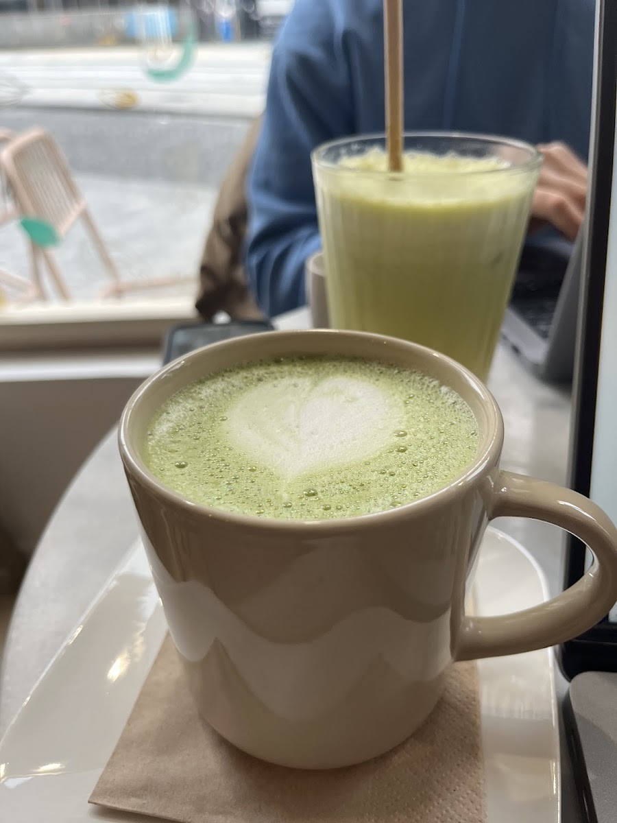 Matcha latte chez NUDE Paris 17